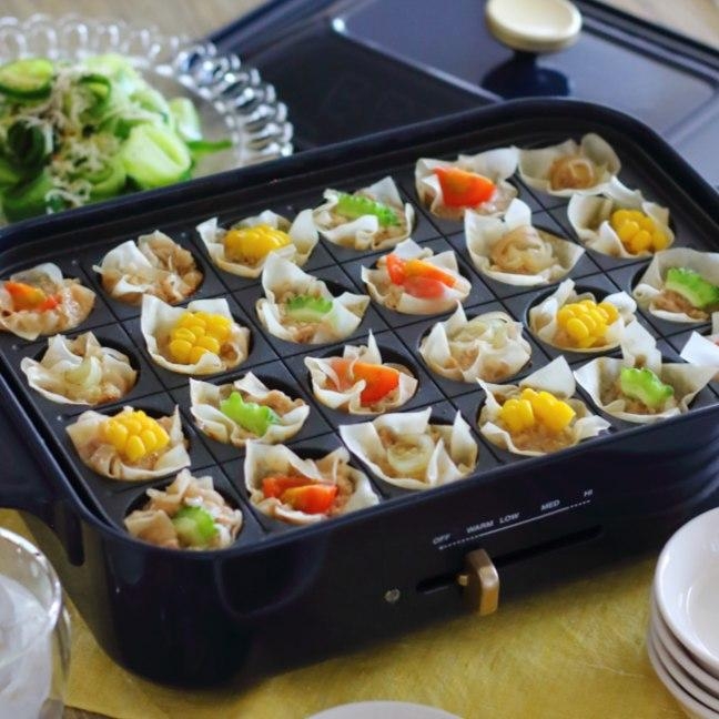 ホットプレートで簡単!野菜トッピングのカラフル焼売