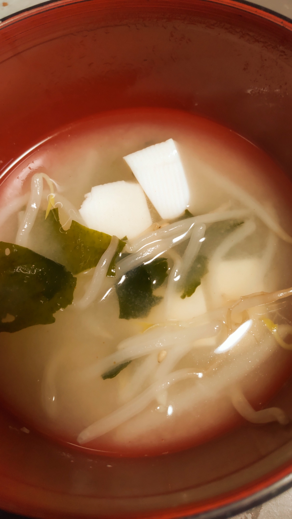 もやし豆腐わかめの味噌汁