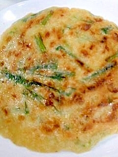 国産チーズで　にらせんべい