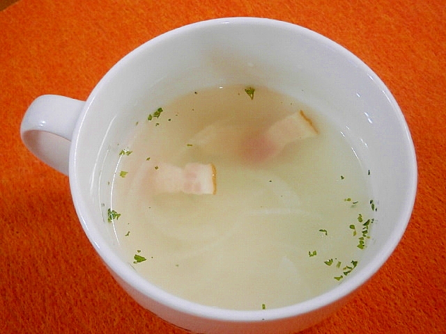 ベーコン・玉ねぎの豆乳スープ