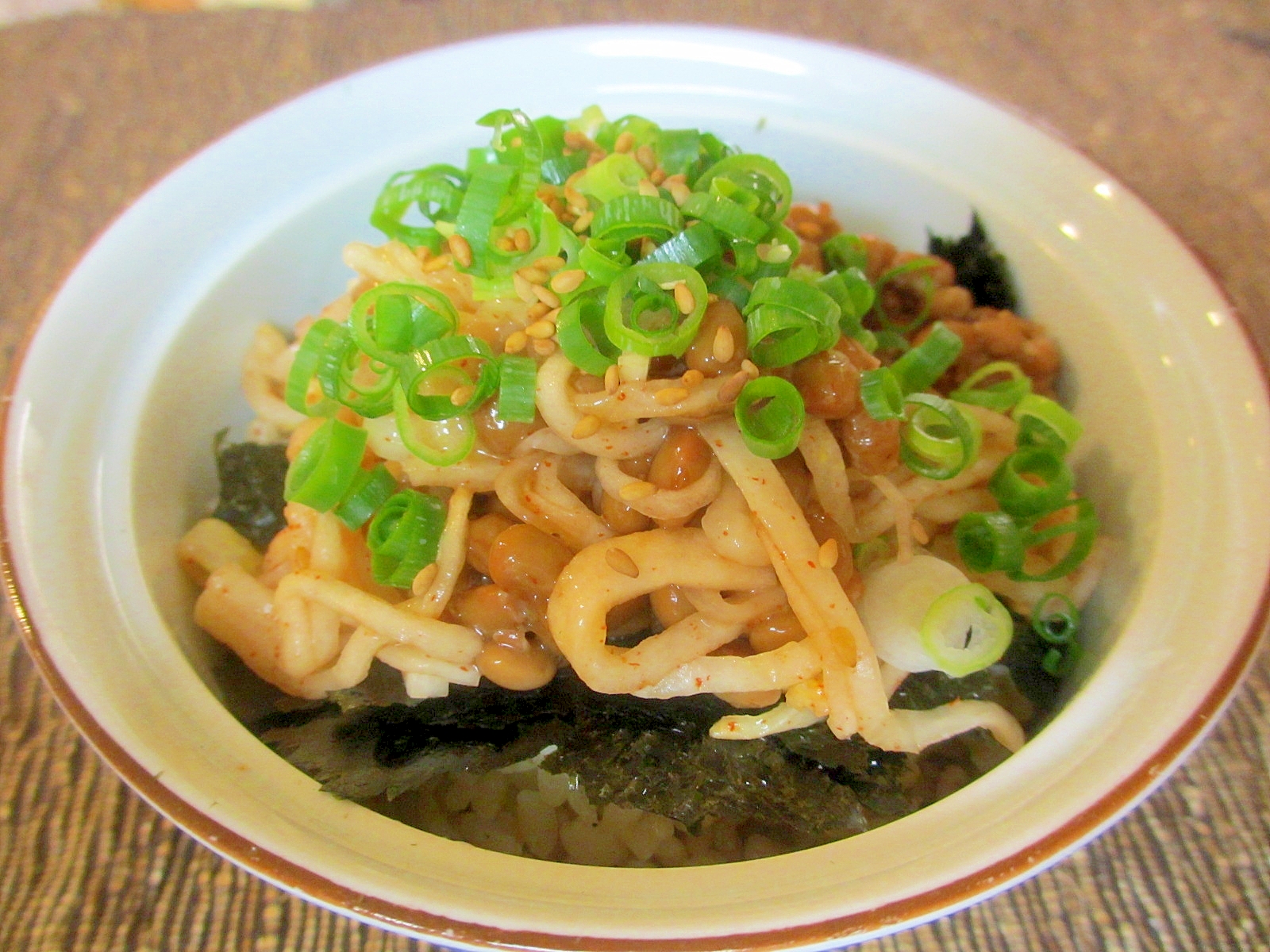 ピリ辛大根納豆丼