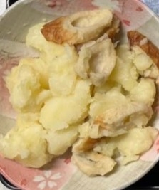 ちくわ＆じゃがいもの塩バター蒸し