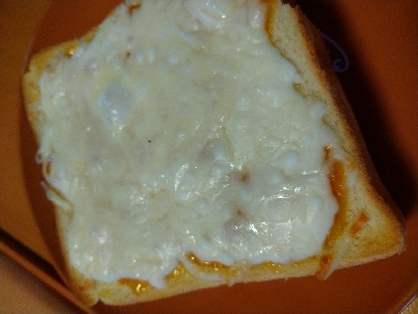 梅ジャムチーズトースト