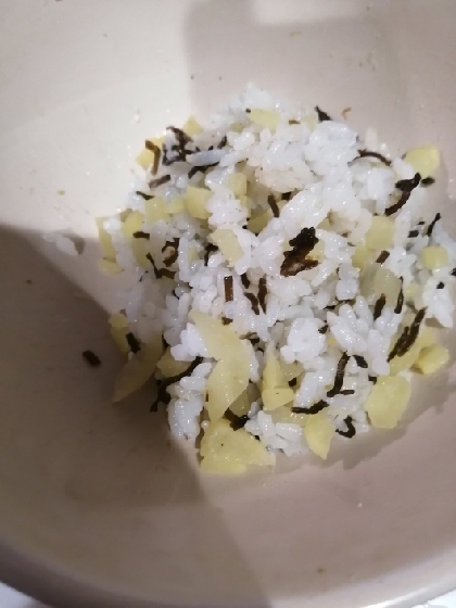 塩昆布と漬物の混ぜご飯