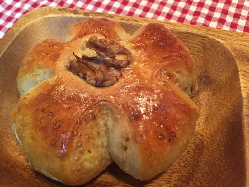 朝ごパンに！優しい味のくるみパン