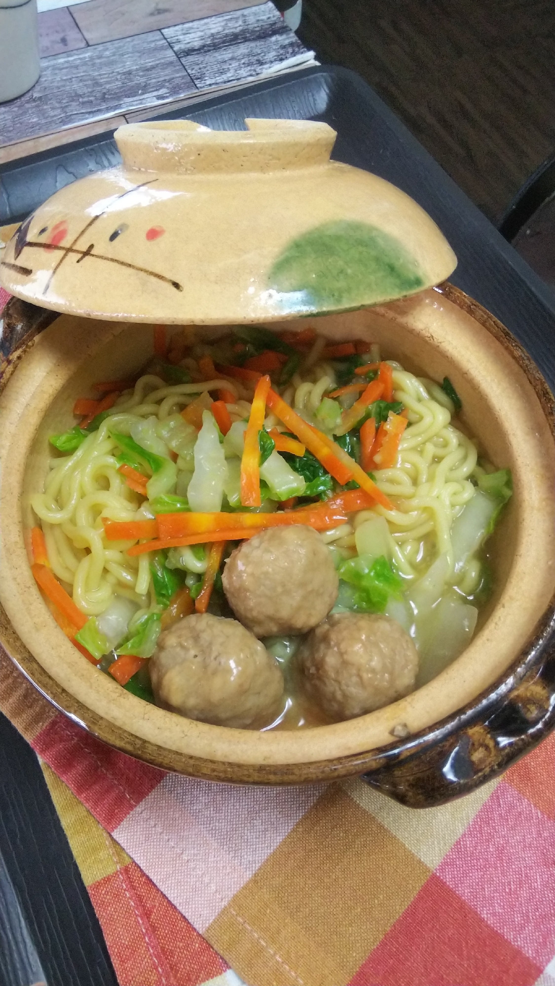 土鍋で☆肉団子の煮込みラーメン