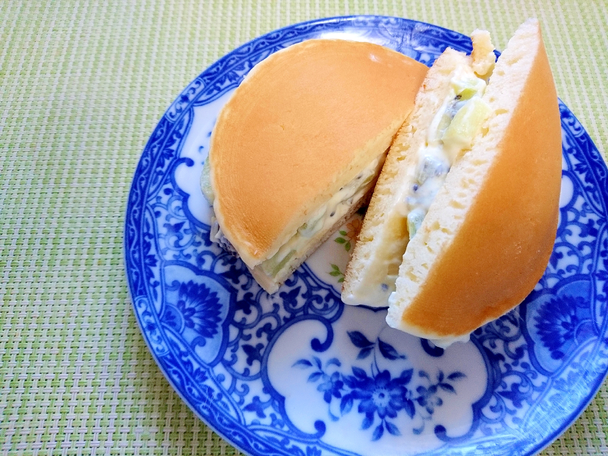 パンケーキ☆クリームチーズ・キウイ・レーズン