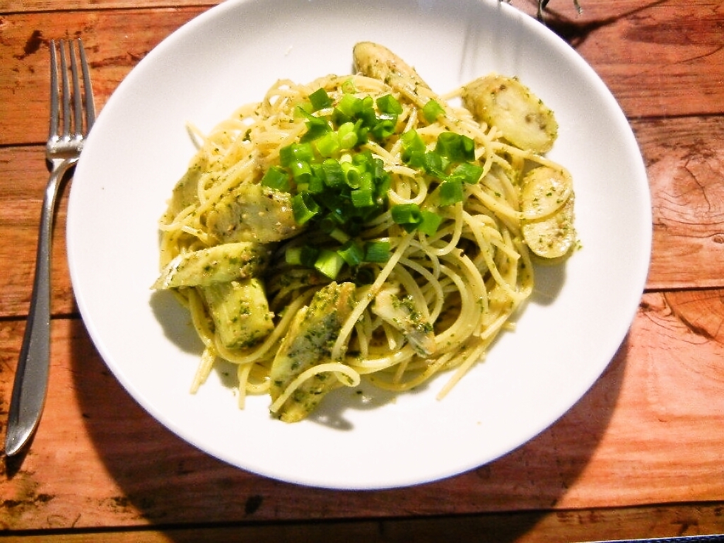 バジルと焼き茄子のパスタ