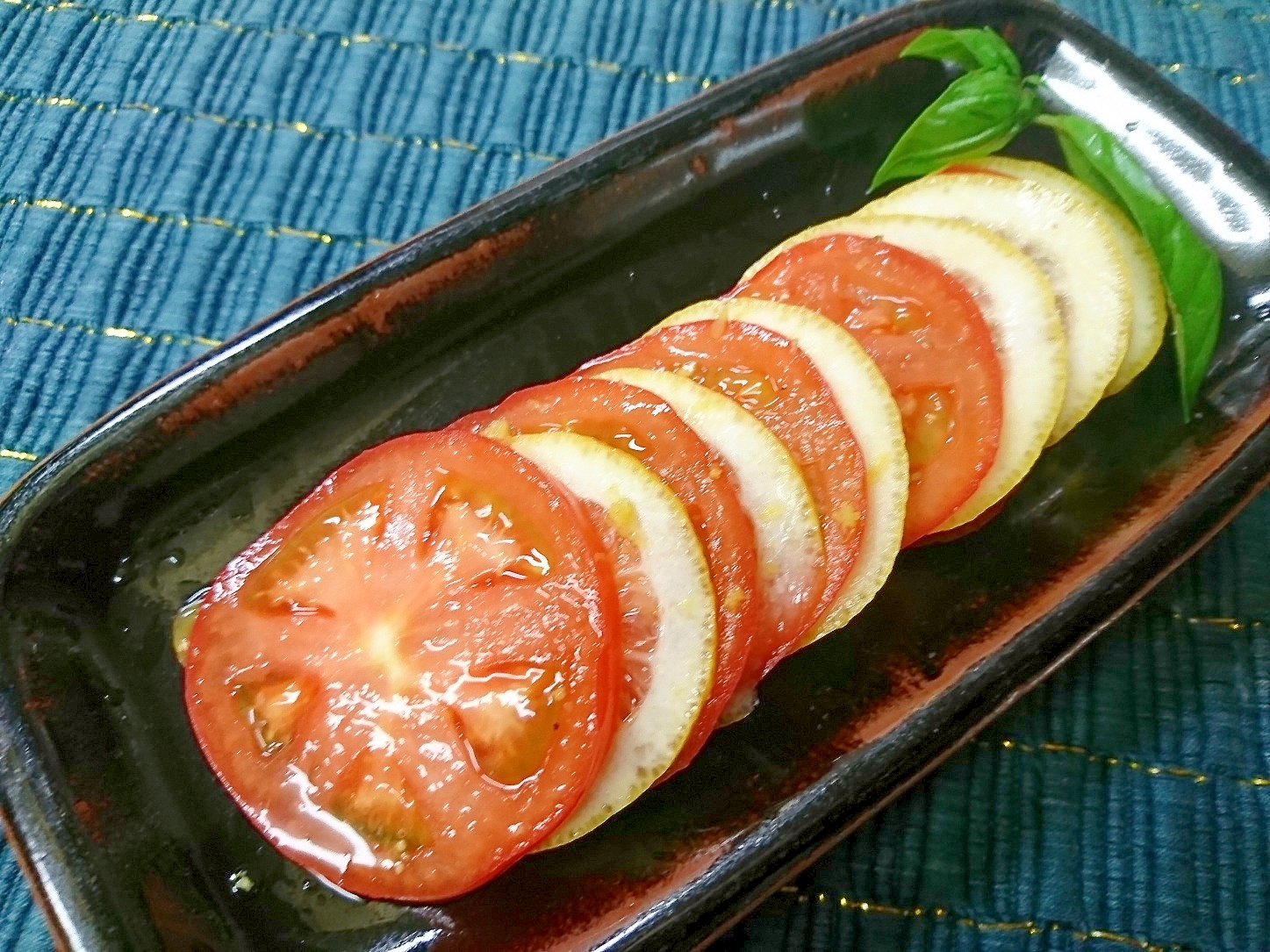 レモンとトマトの蜂蜜漬