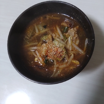 すごく簡単で寒い冬にあったまるスープ〜♪お味噌でコクが出るから美味しくておかわりしました。