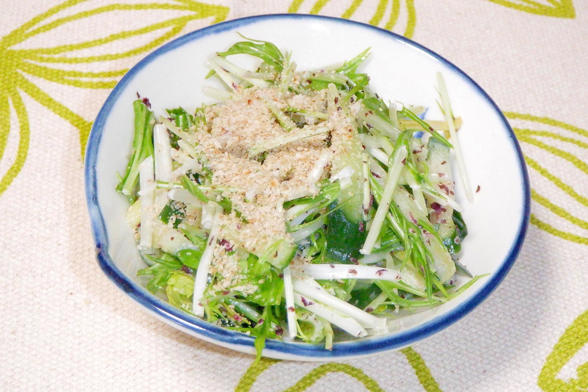 胡瓜とミニセロリと水菜のゆかりマヨ和え