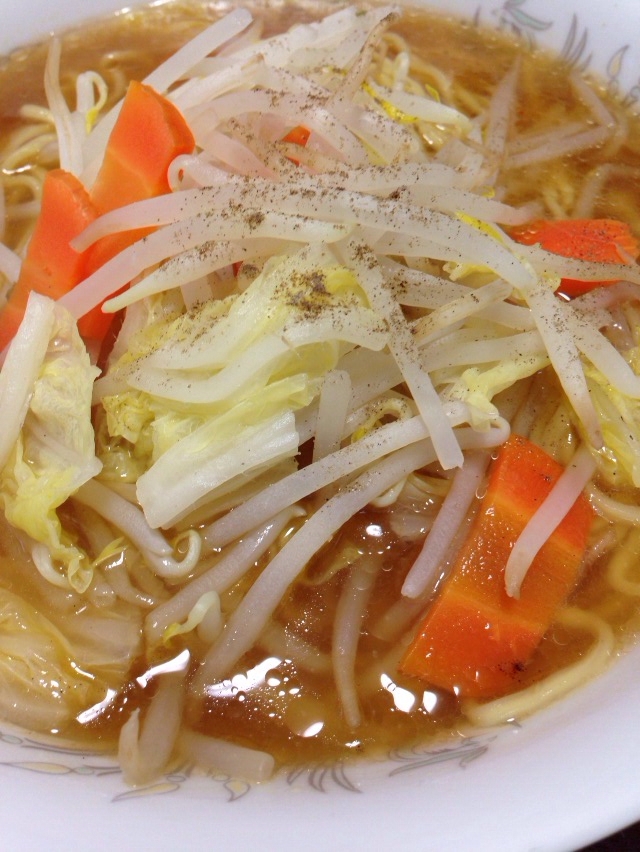 コショウが効いた！野菜たっぷりラーメン