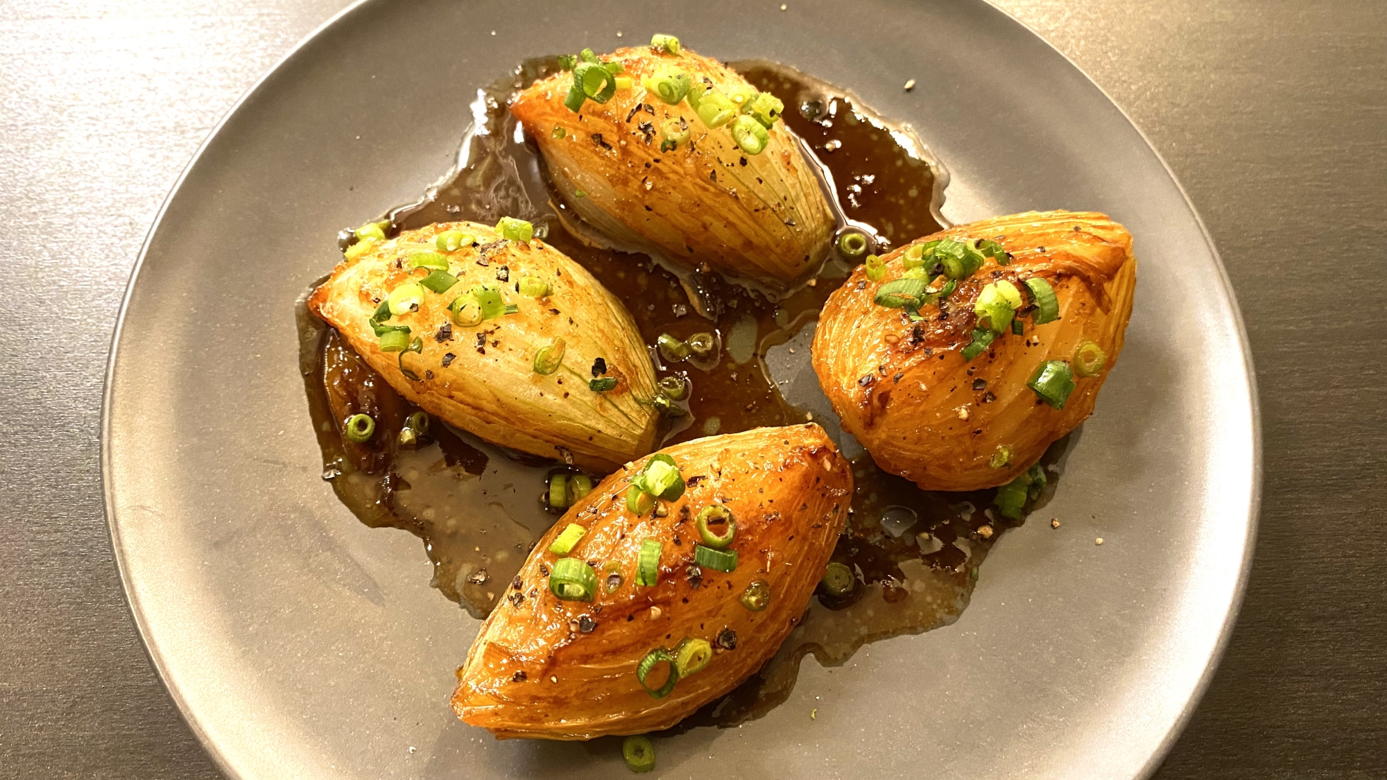 プロ直伝!【新玉ねぎの照り焼きステーキ】