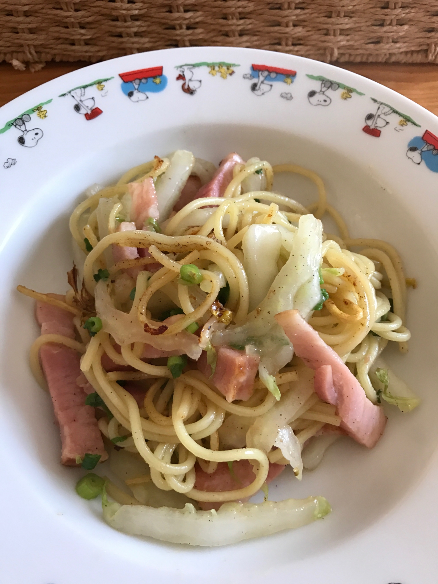 白菜とベーコンのガーリック焼きソバ