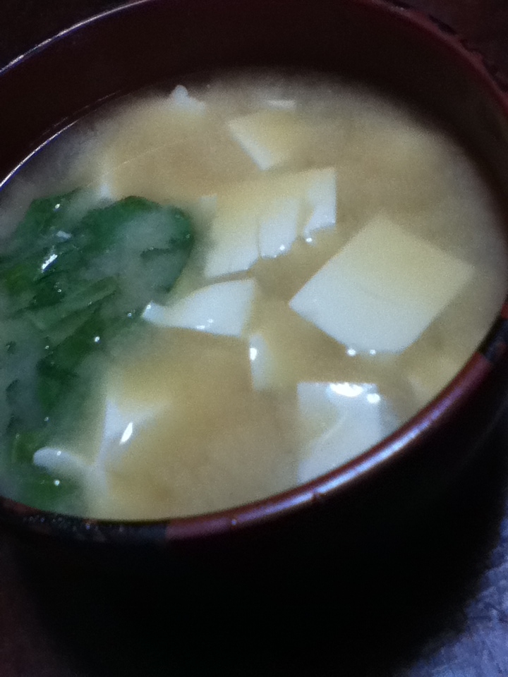 豆腐と青紫蘇の味噌汁