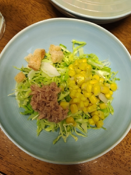 シャキシャキ食感が絶品！水菜とコーンのツナサラダ