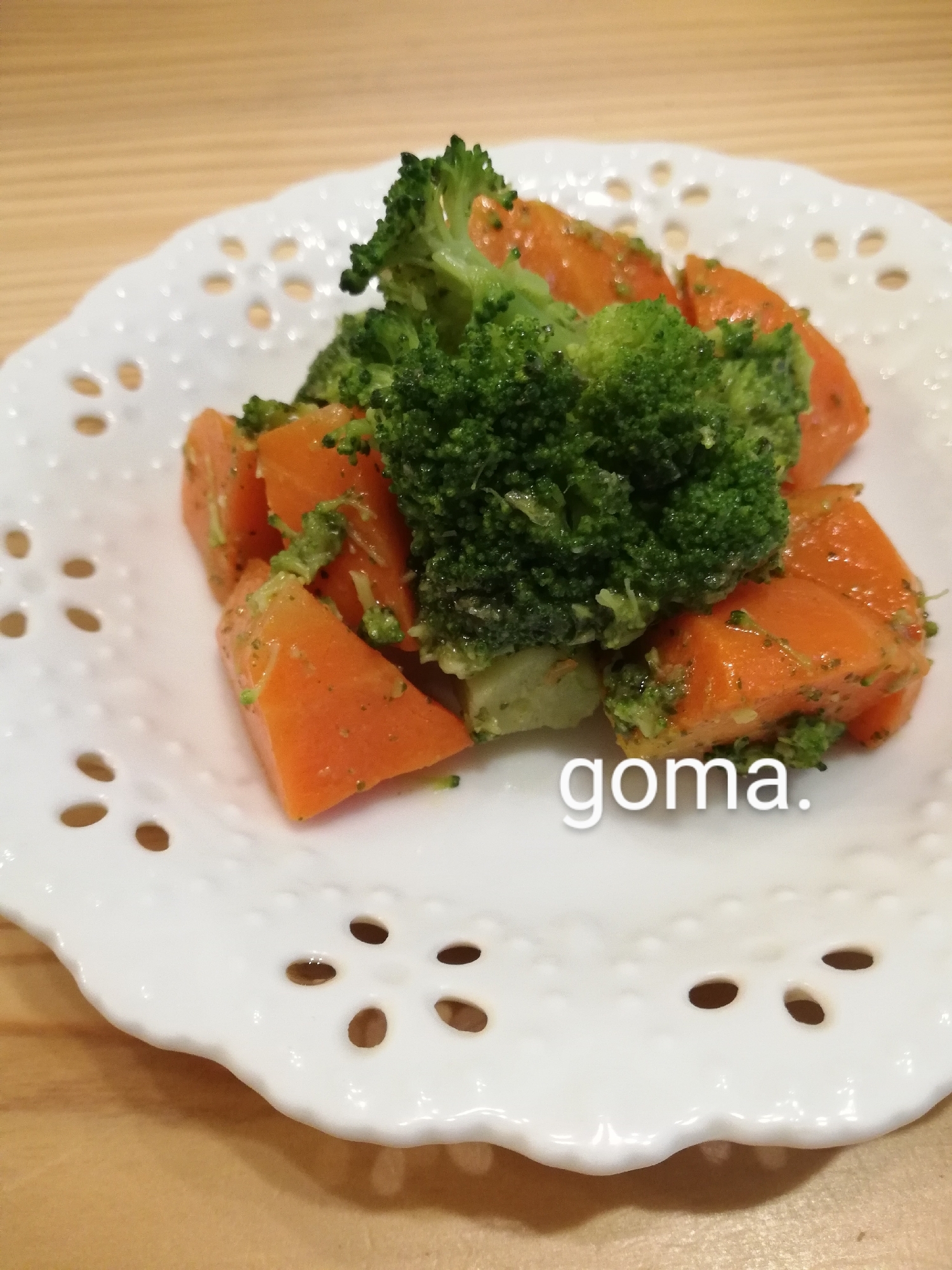 ブロッコリーと人参のバジル和え