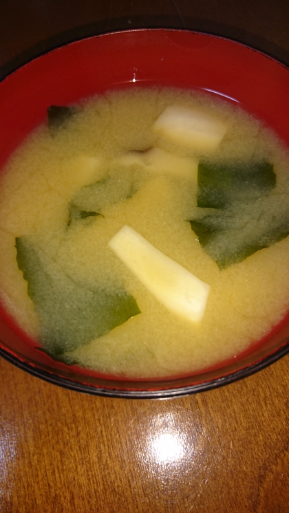 エリンギとわかめの味噌汁