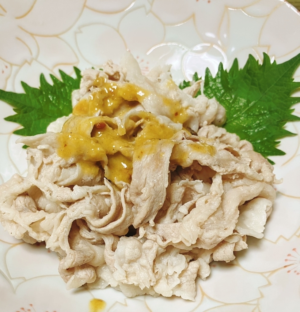 豚バラしゃぶしゃぶの辛子ゴマダレかけ