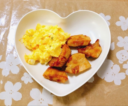 照り焼き味付けとても美味しかったです(´ ᴗ ` )ෆ˚*素敵なレシピありがとうございますෆ˚*
⬅︎タルタルソースを乗せました✧˖°(´ ᴗ ` )ෆ˚*