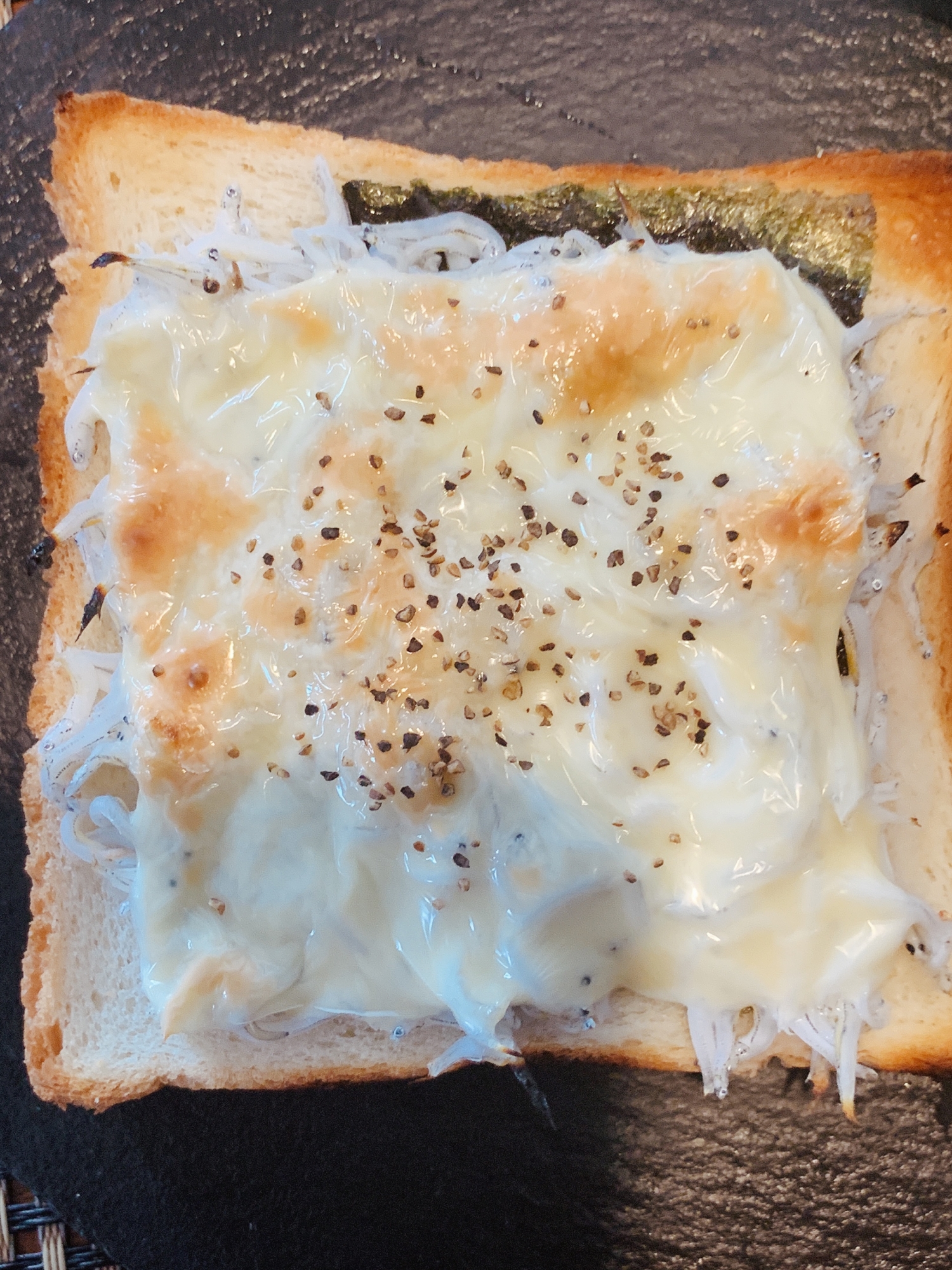 朝食にランチに、海苔しらすトースト