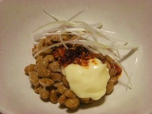 納豆　数ヶ月ぶりに食べたいと思ったレシピに出会いました！久々の納豆、食べるラー油とマヨで美味しくて、ご飯がススミました。ご馳走さまでした♪