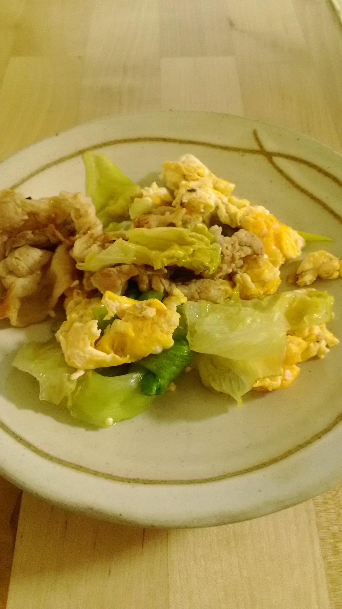 レタスたっぷり 豚肉レタス卵の炒めもの レシピ 作り方 By Makotoo1253 楽天レシピ