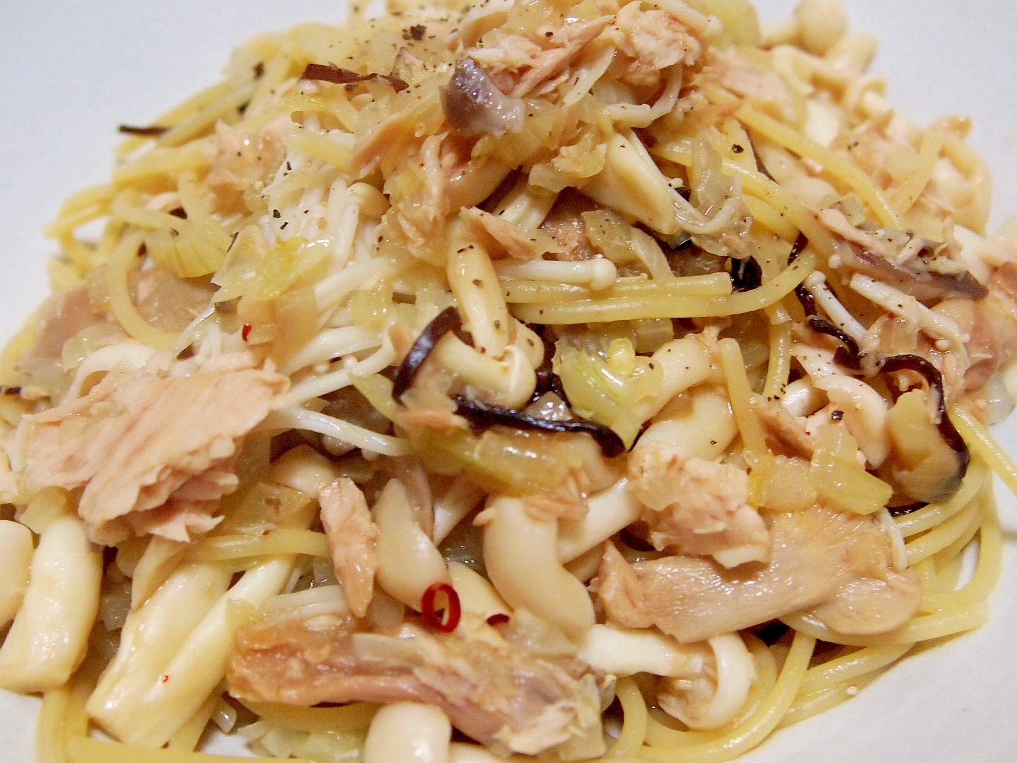 きのことツナと塩昆布のパスタ レシピ 作り方 By まるっとまる 楽天レシピ きのことツナと塩昆布のパスタ レシピ 作り方 By まるっとまる 楽天レシピ