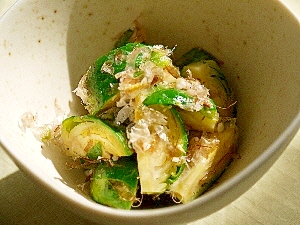 芽キャベツのおかか塩麹和え