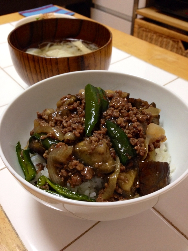 ナスとひき肉の丼