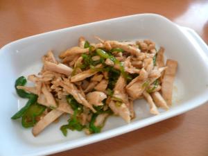 楽チン弁当レシピ☆蒸し鶏とピーマンのオイスター炒め