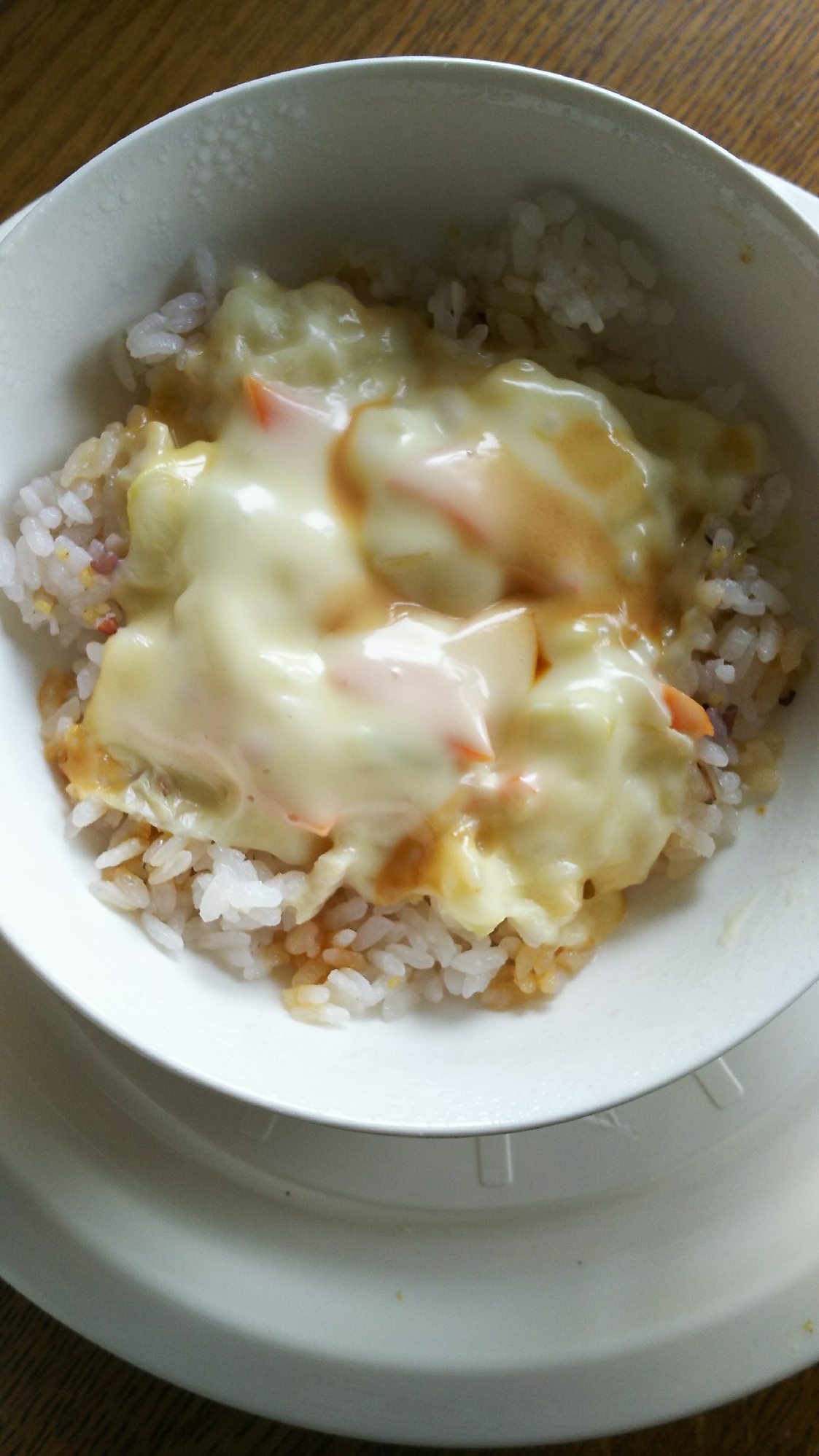 ポテトサラダ乗せチーズ丼