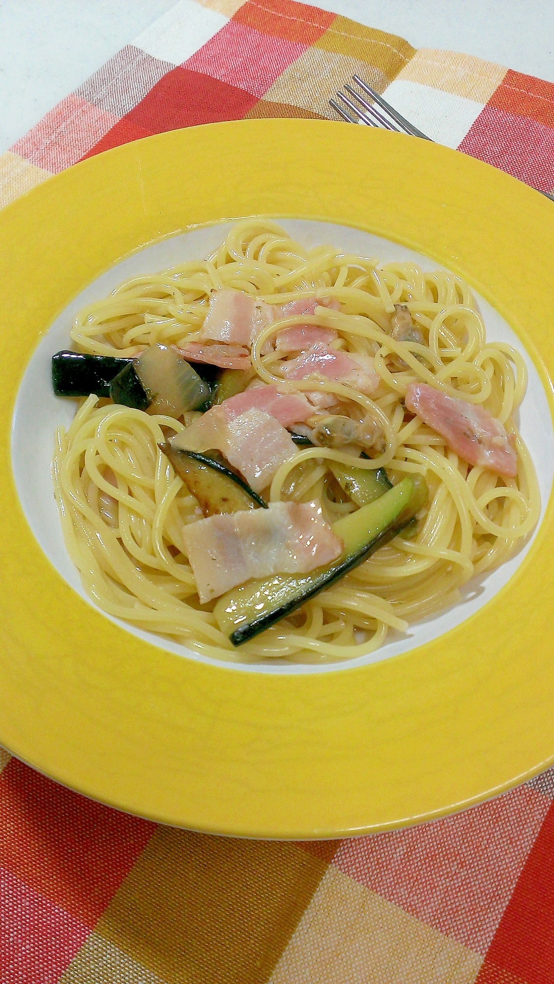 茄子とベーコンとむきあさりのパスタ♪