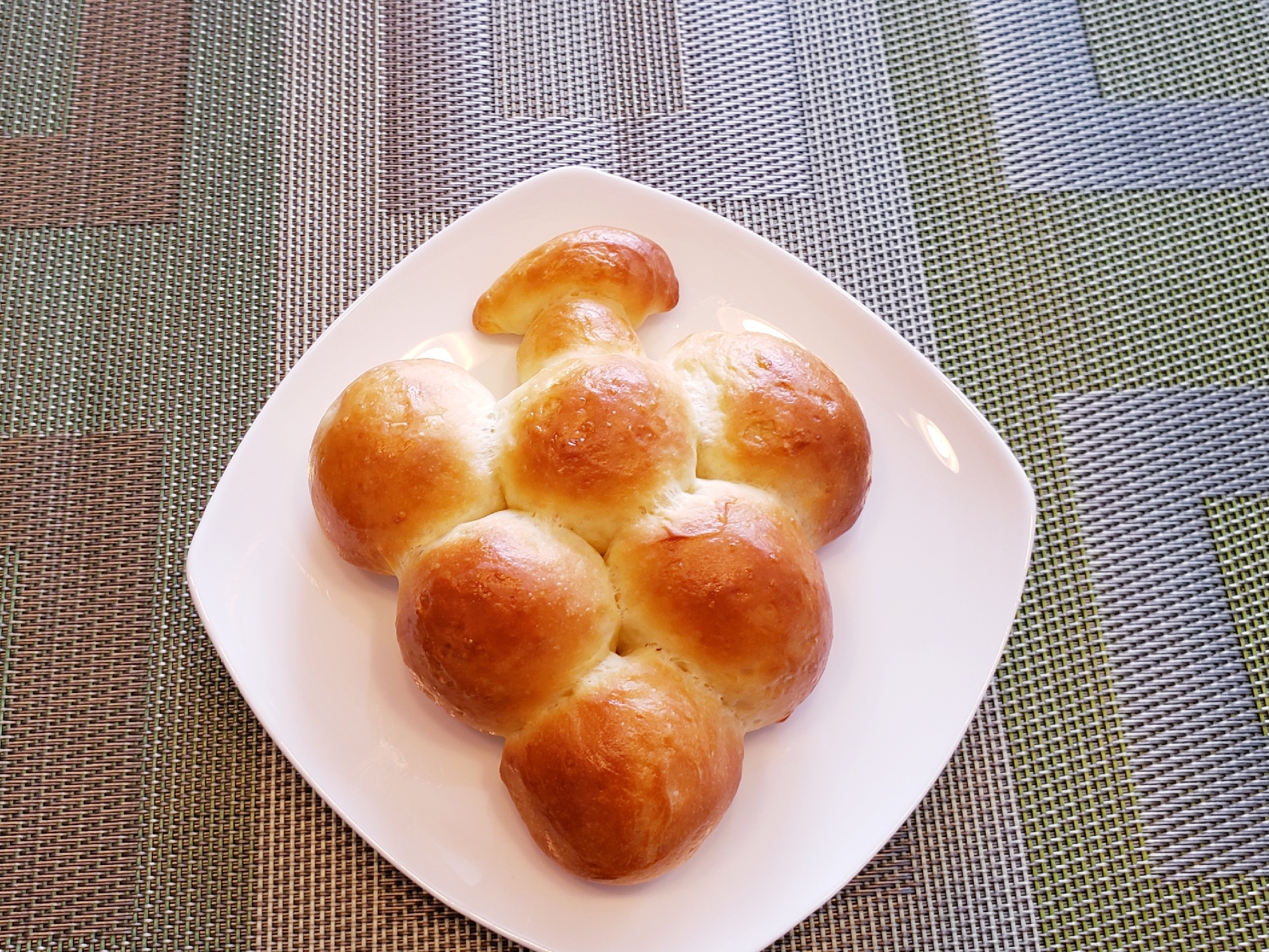 可愛い♡ ぶどうの形のレーズンパン