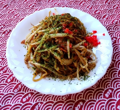 にら、ほうれん草、にんにく、豚焼きそば