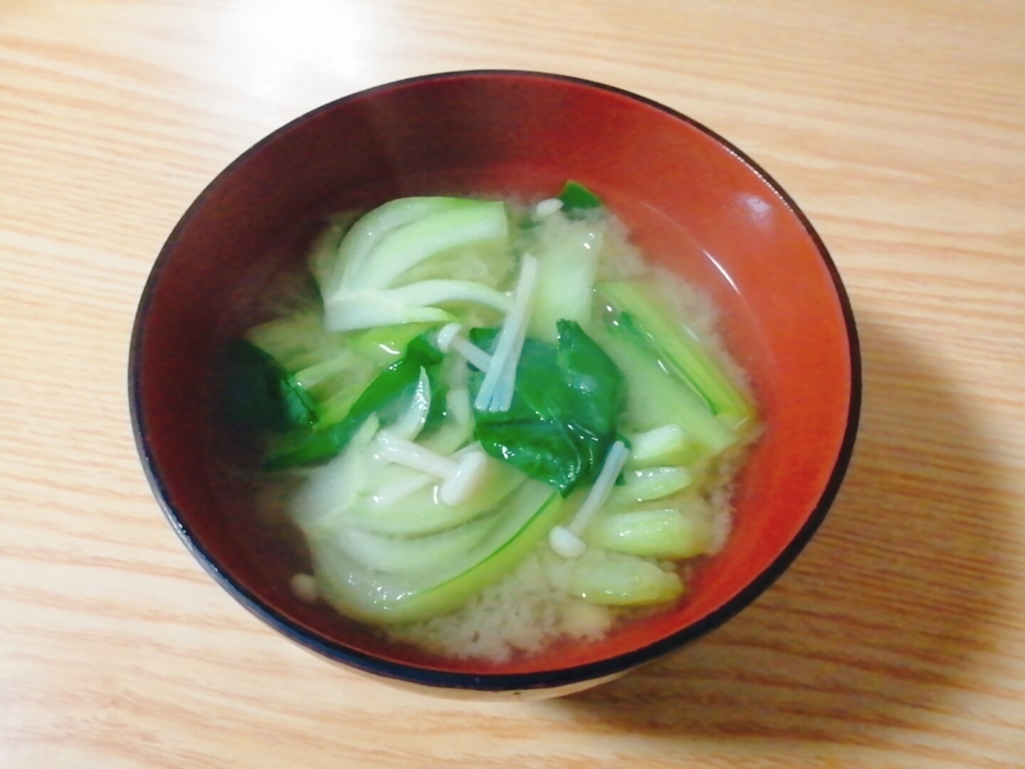 チンゲン菜とえのきの味噌汁