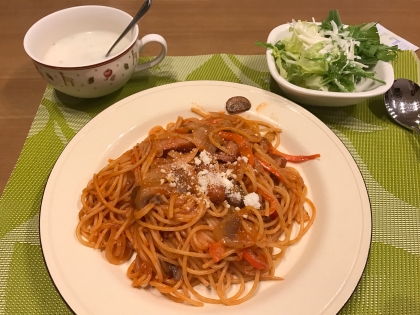 ピーマンの代わりに余っていたパプリカ使いました。美味しかったです。まろやかでいいですね♪