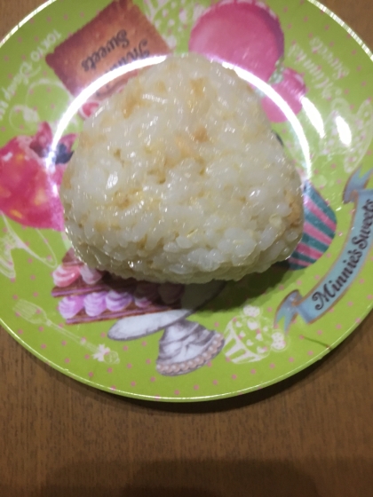 淡路玉葱入り☆鮭フレークおにぎり(o^^o)