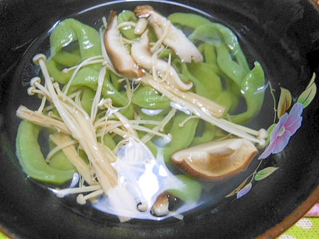 春の香り 手打ちヨモギうどん レシピ 作り方 By ミーコさん52 楽天レシピ 春の香り 手打ちヨモギうどん レシピ 作り方 By ミーコさん52 楽天レシピ