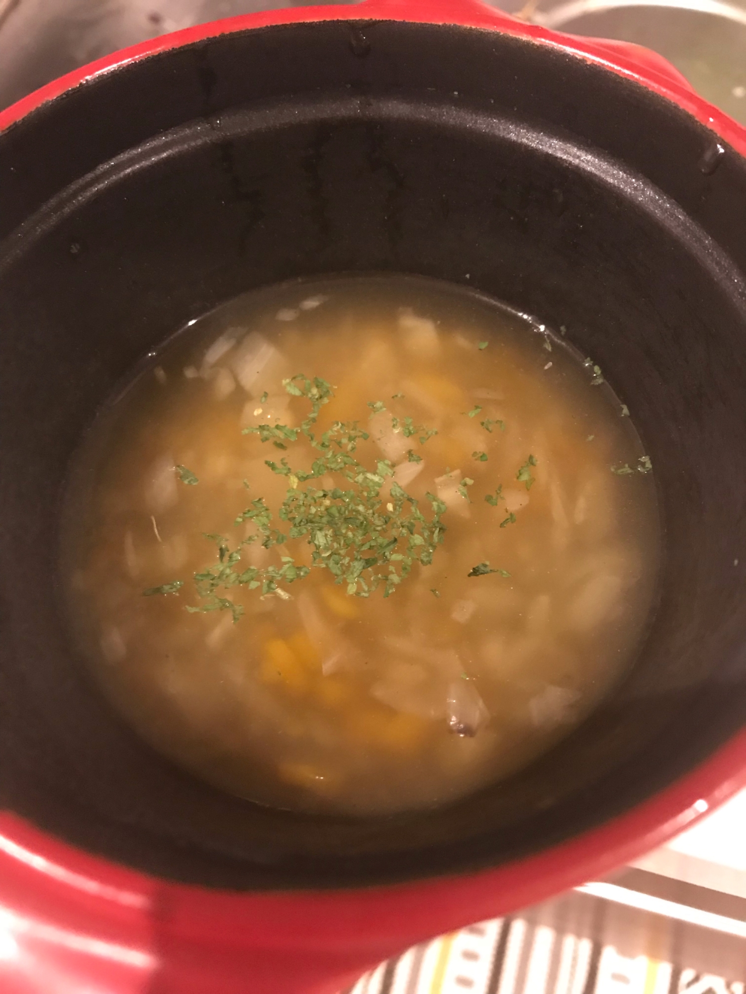 にんじんと玉ねぎのコンソメスープ