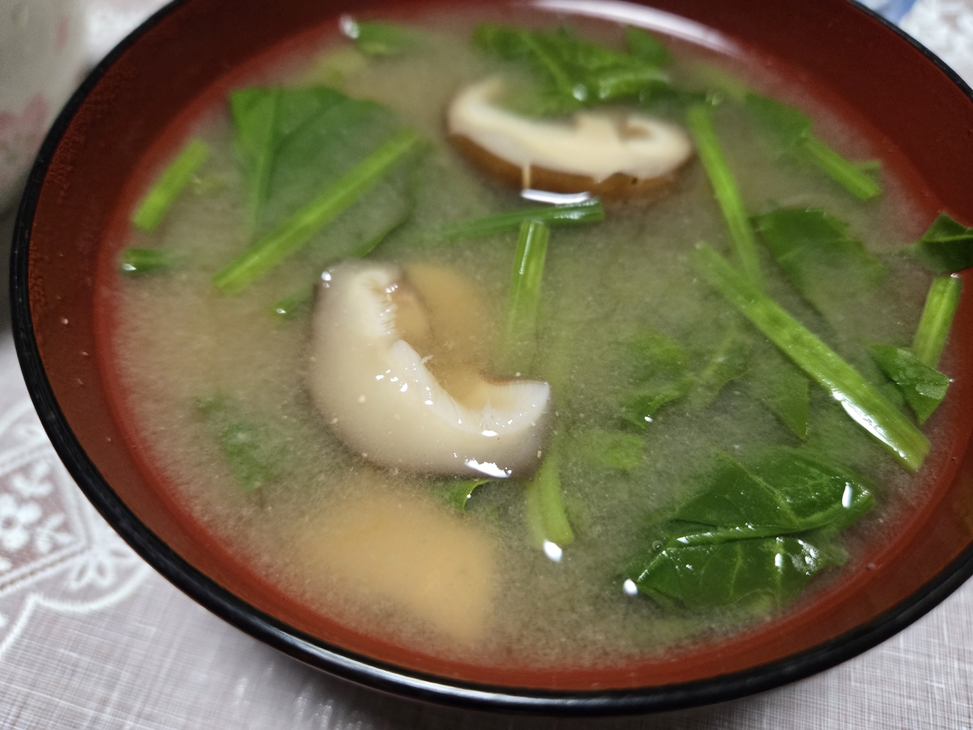 ほうれん草と椎茸のお味噌汁