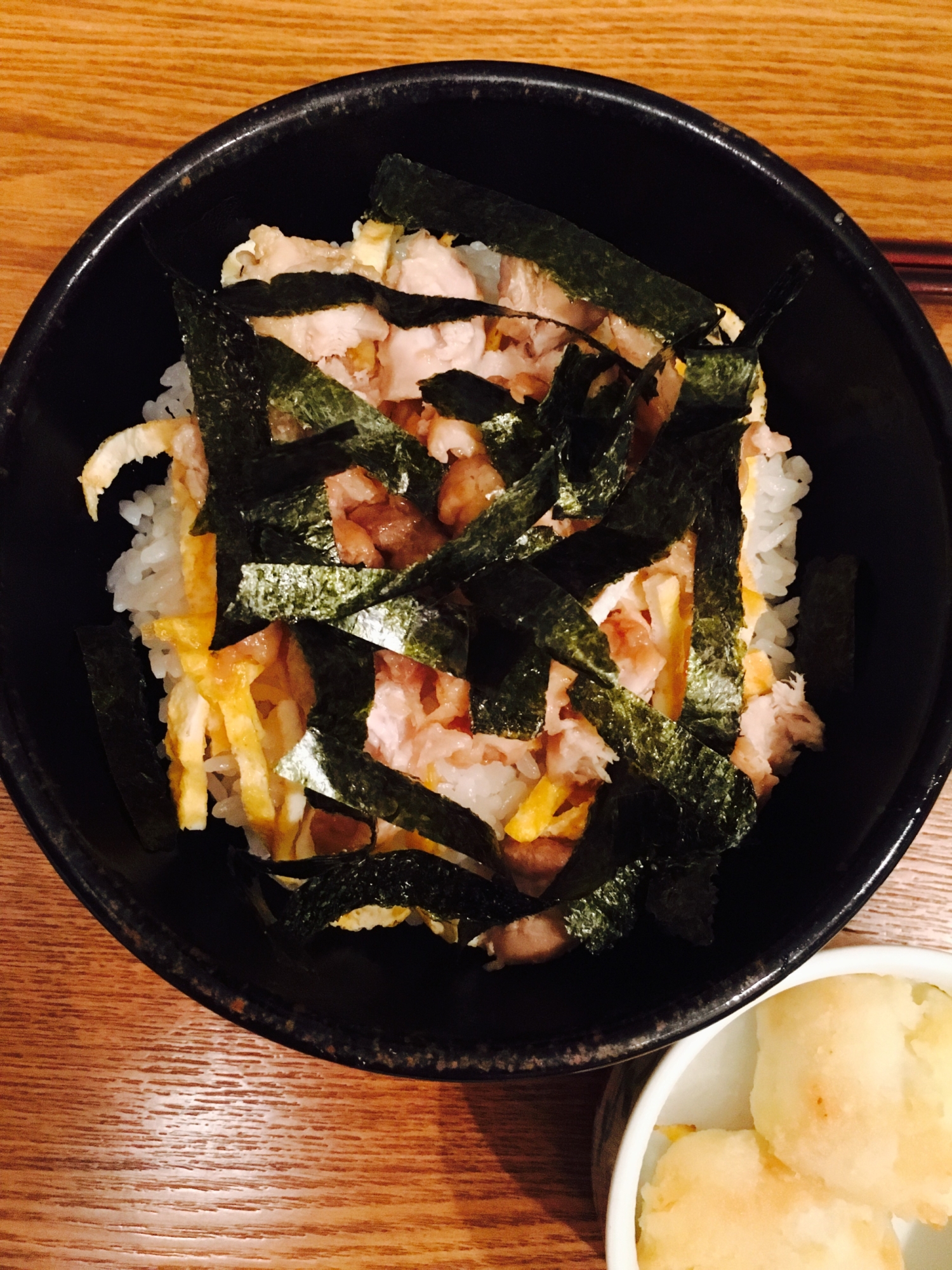 テリヤキチキンと錦糸卵丼