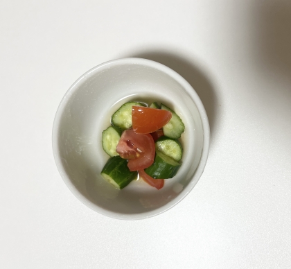 今日はカンタン酢で♪プチトマトとキュウリのマリネ