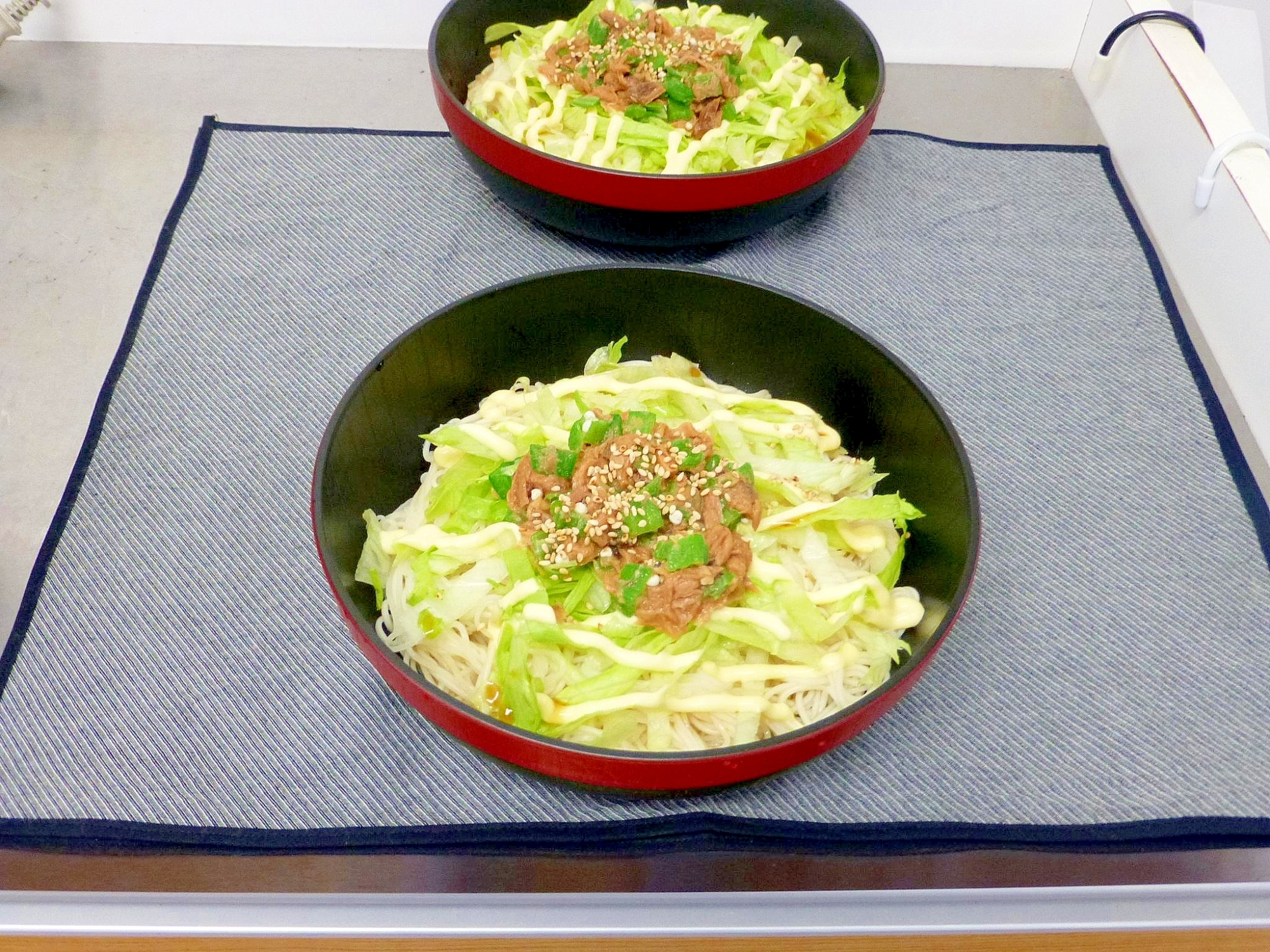 味付けフレークでサラダそうめん