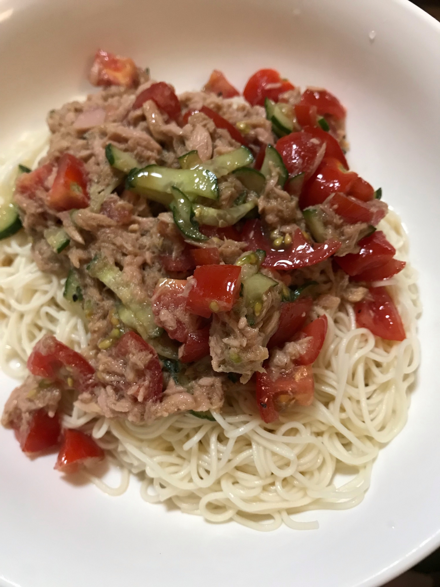 残暑に最適！余った素麺でつくる、さっぱりトマト素麺