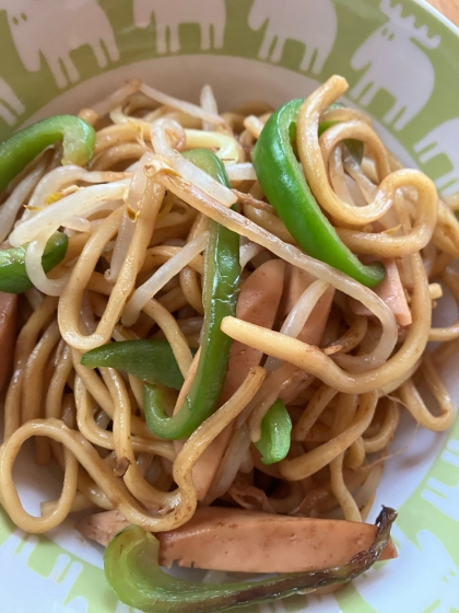 ダブルウインナー入り野菜たっぷり焼きそば