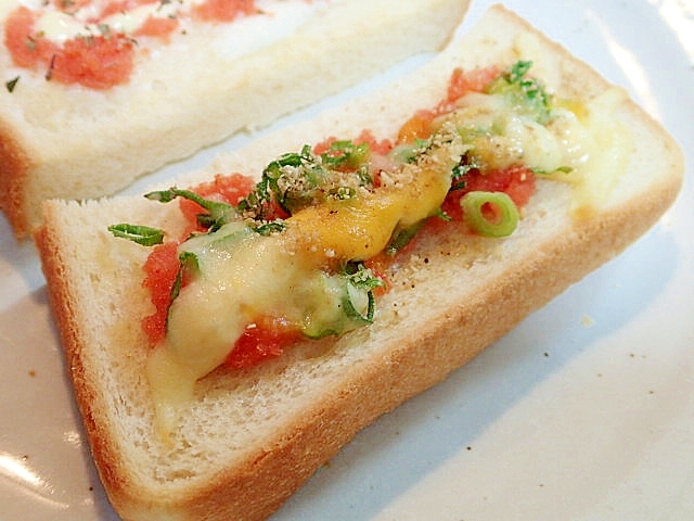 明太子と葱とチーズのトースト