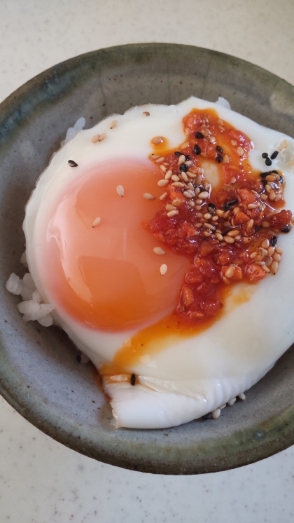 食べるラー油ごま♪目玉焼きご飯