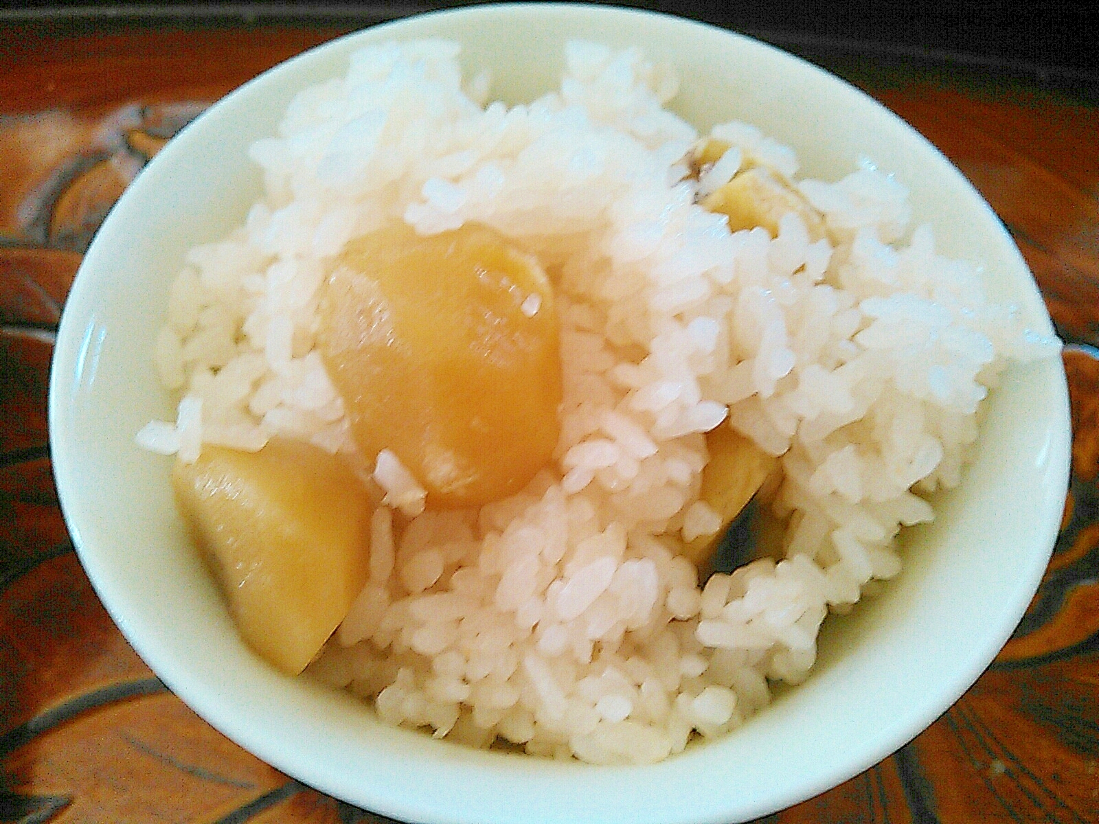 栗の甘露煮で甘みのある栗ご飯