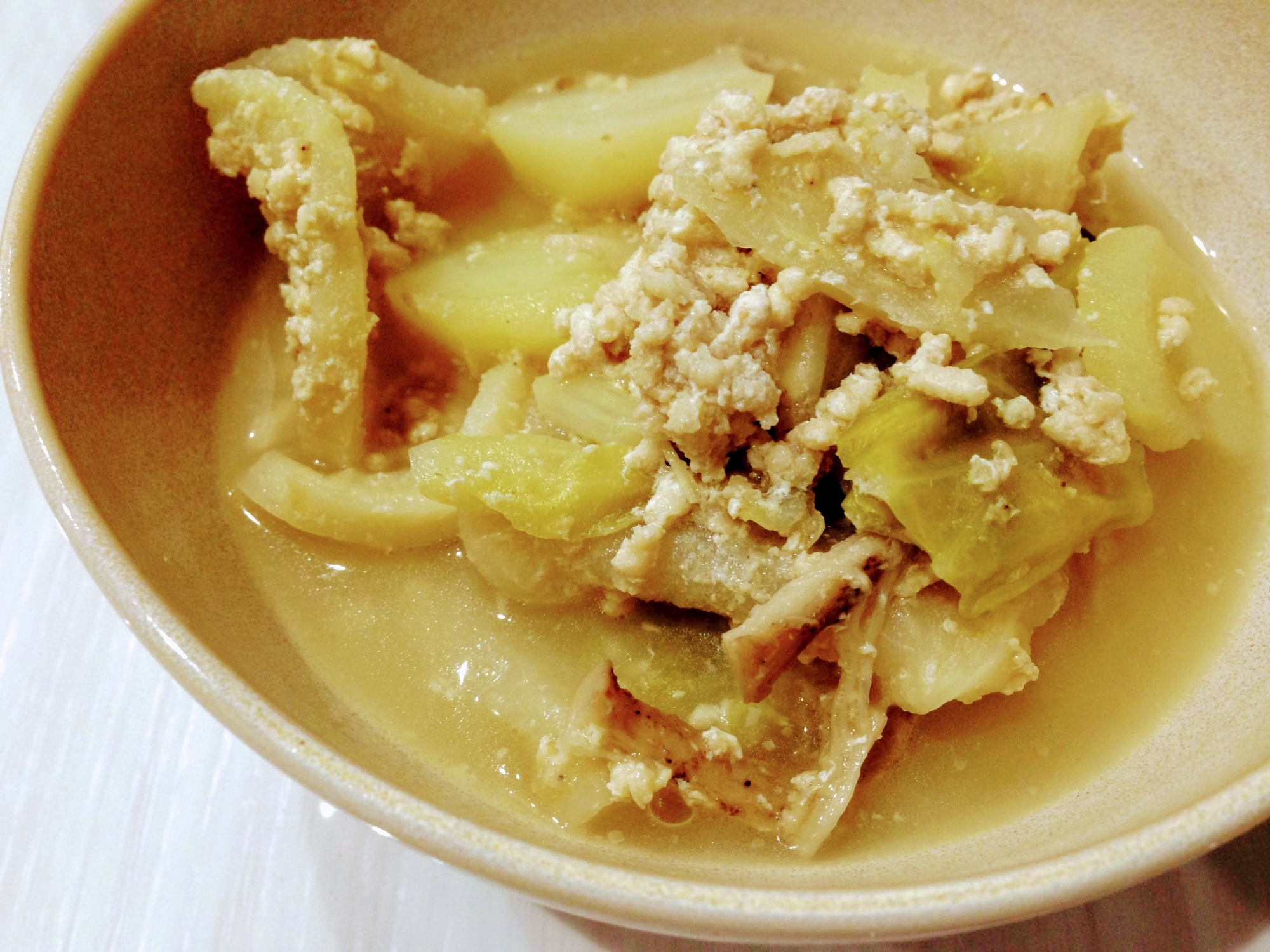高野豆腐でカサ増し ひき肉キャベツのゴマスープ